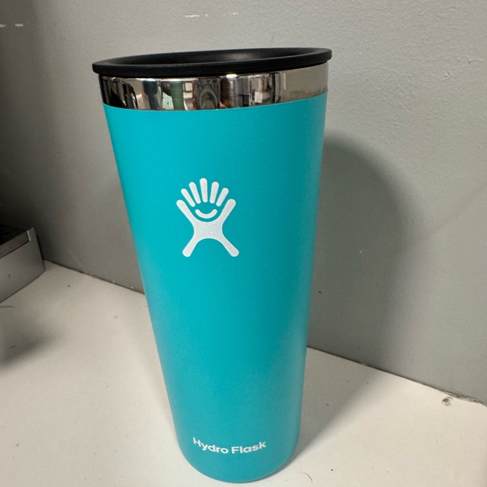 Hydro Flask Aqua Tumbler with Black Lid